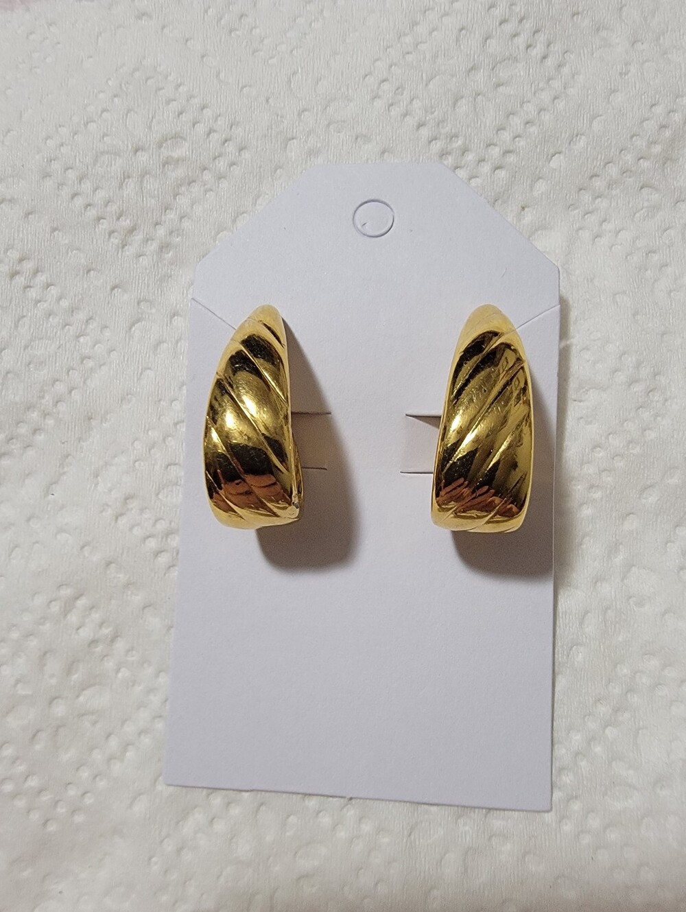 Monet Gentle used Gold-Tone Ribbed Hoop Earrings - Women Jewelry
